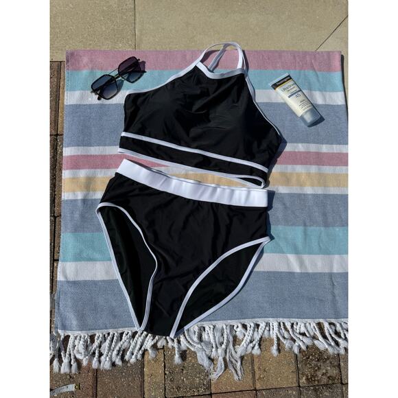 NWT, Blooming Jelly, High Neck Bikini, Black and White, Sz L - Picture 1 of 10